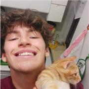 Studente ultimo anno liceo scientifico Altiero Spinelli e prossimo studente di medicina. Molto bravo in matematica e scienze